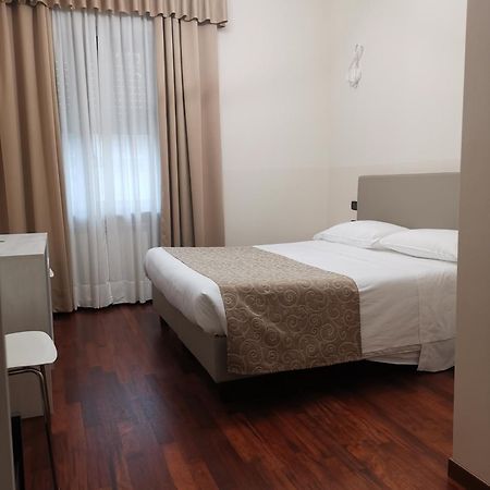 Guesthouse Central Station Group - Via Sammartini 15 Milano Dış mekan fotoğraf