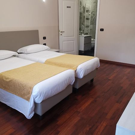 Guesthouse Central Station Group - Via Sammartini 15 Milano Dış mekan fotoğraf