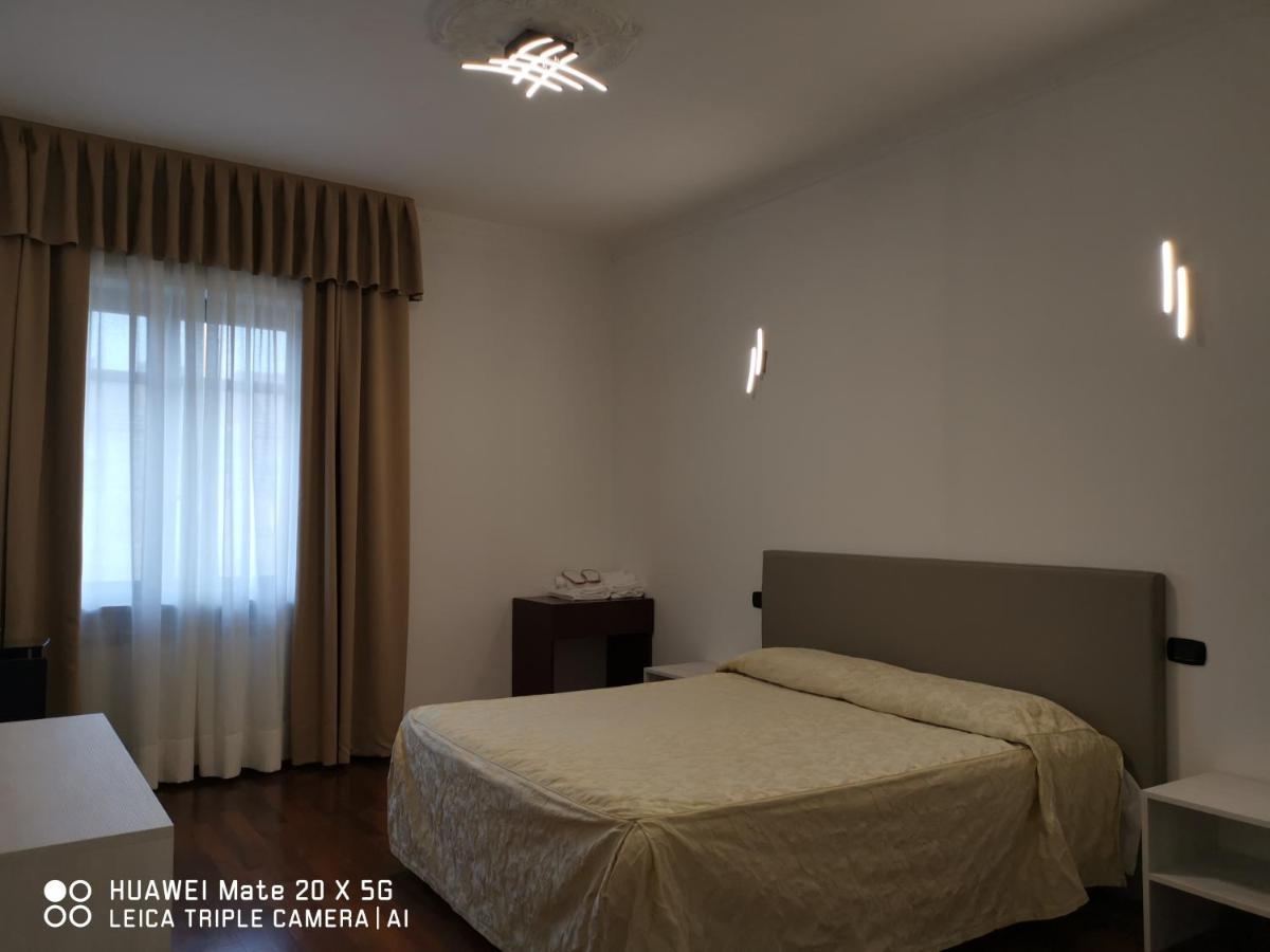 Guesthouse Central Station Group - Via Sammartini 15 Milano Dış mekan fotoğraf