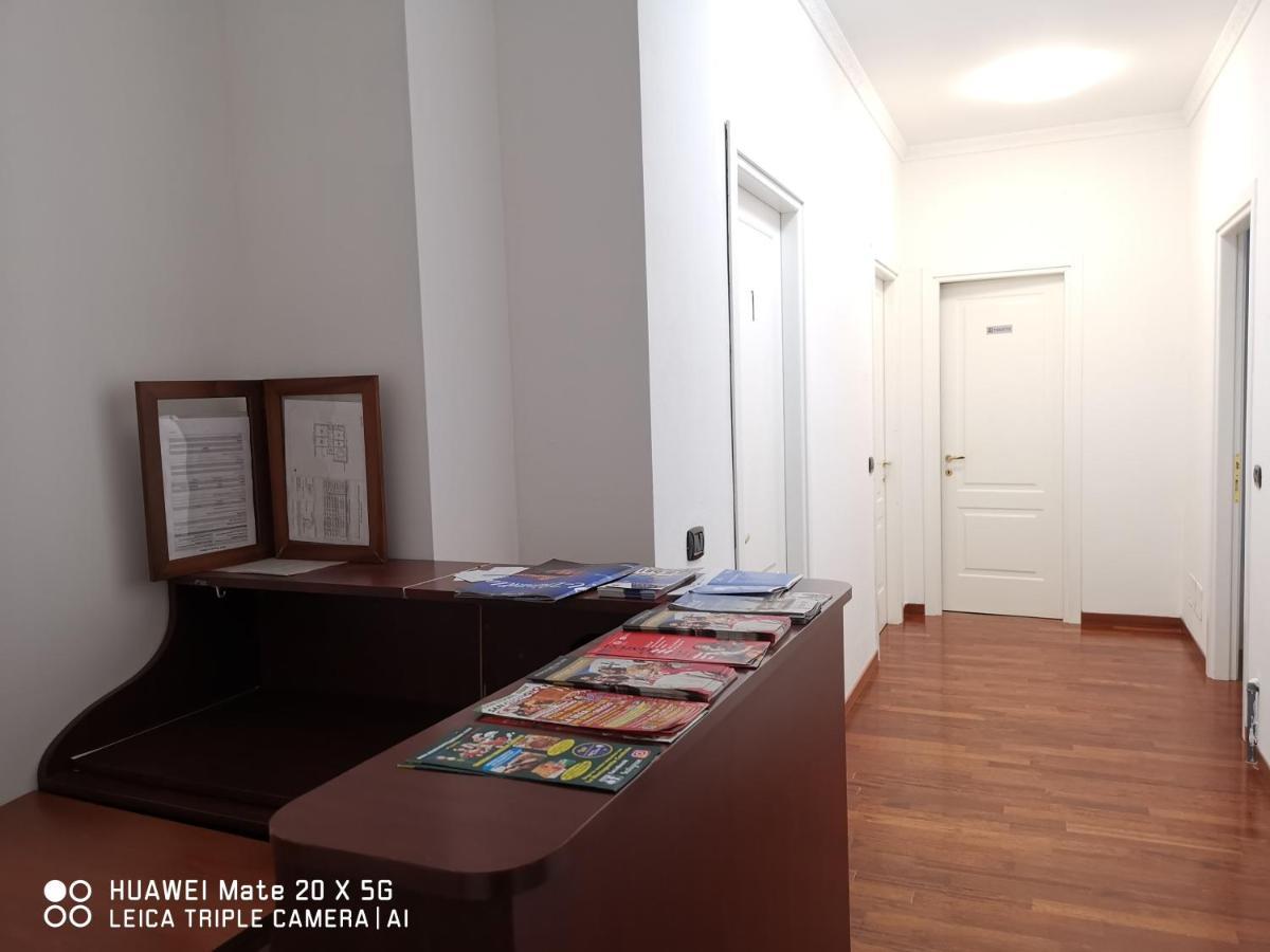 Guesthouse Central Station Group - Via Sammartini 15 Milano Dış mekan fotoğraf