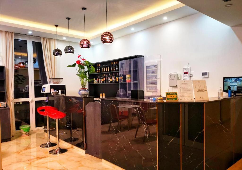 Guesthouse Central Station Group - Via Sammartini 15 Milano Dış mekan fotoğraf