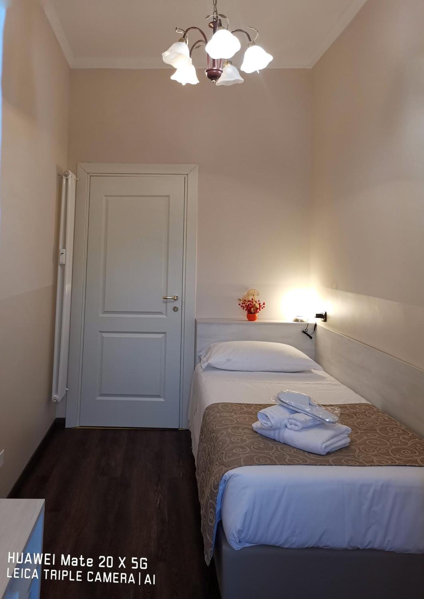 Guesthouse Central Station Group - Via Sammartini 15 Milano Dış mekan fotoğraf
