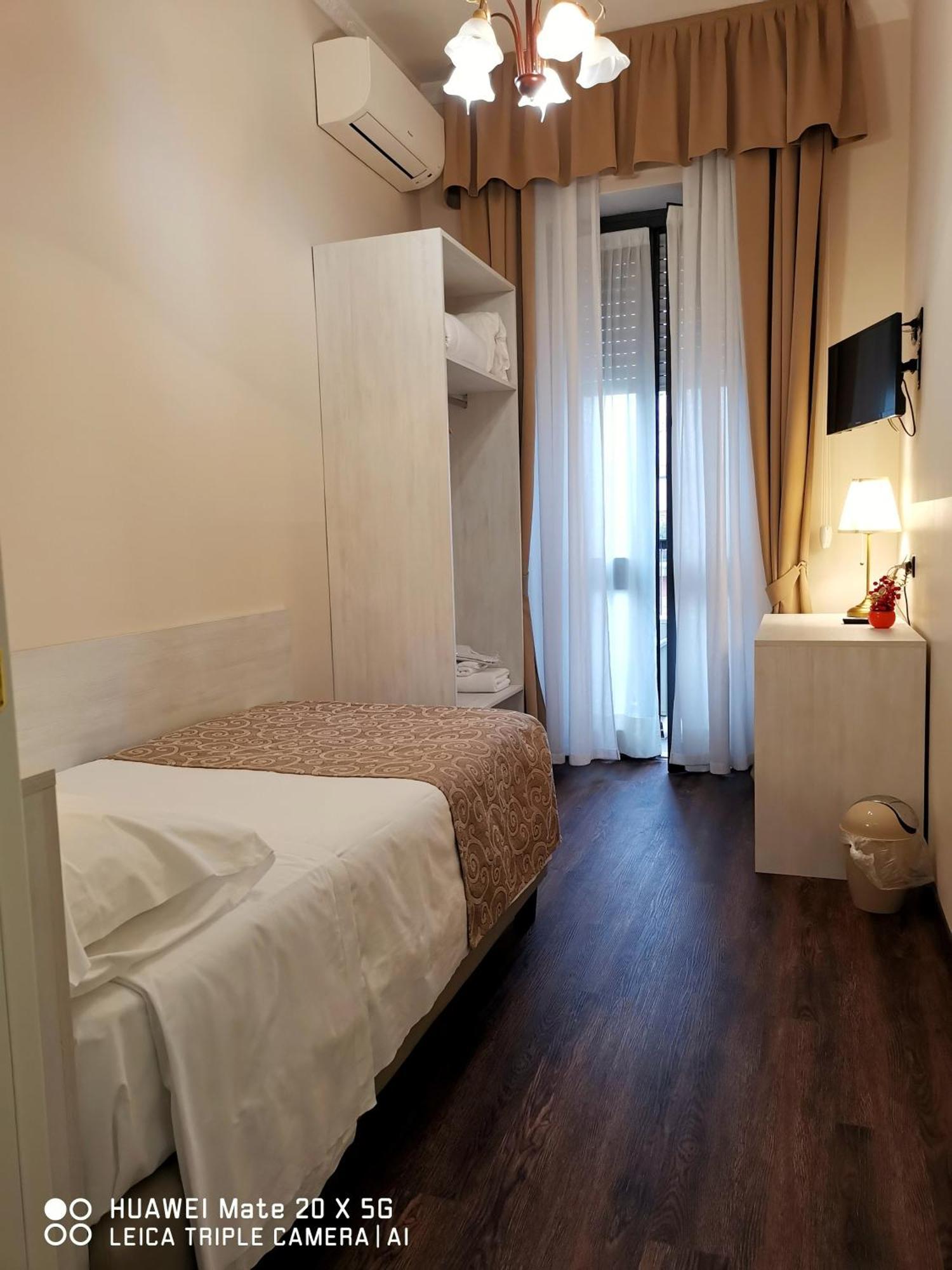 Guesthouse Central Station Group - Via Sammartini 15 Milano Dış mekan fotoğraf